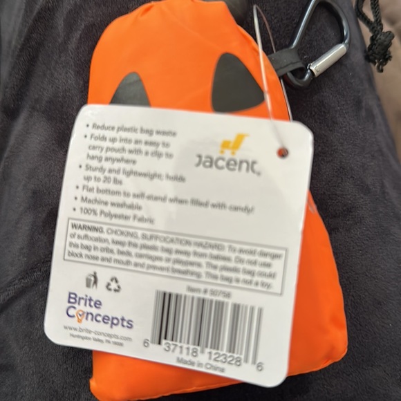 - 5 Reusable Jack o lantern Pumpkin Tricker Treat bags! - Picture 3 of 6